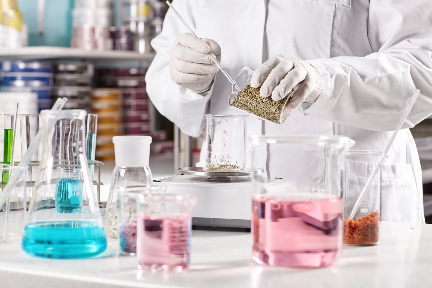 How Selecting the Right Manufacturing Partner Can Boost Your Cosmetic Business